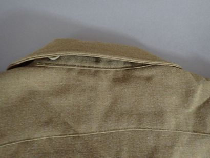 Chemise US moutarde. Reproduction contemporaine,...