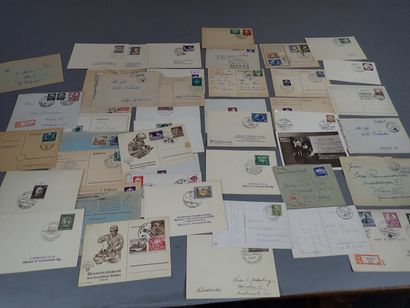 Environ 40 cartes postales ou enveloppes...