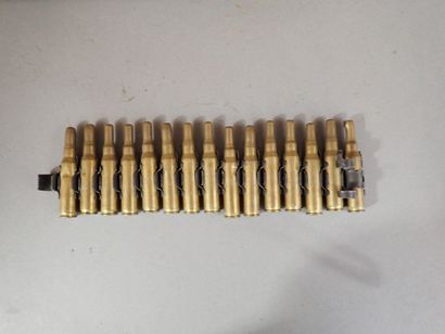 Caisse à munitions allemande en bois doublé...