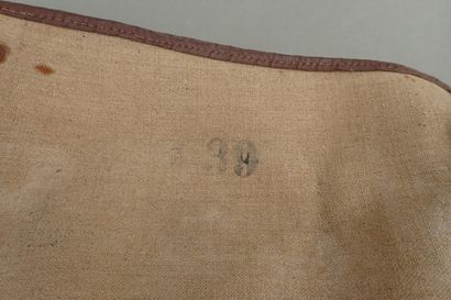 Cinq jambières ou guêtres en toile verte...