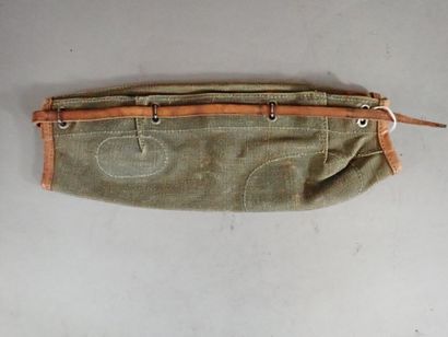 Deux housses de protection pour arme collective...