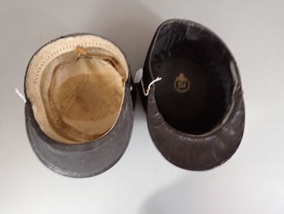 Deux képis modèle 35. Un képi de sergent...