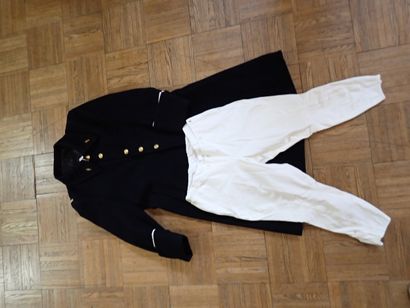 Manteau et culotte de cheval de la garde...