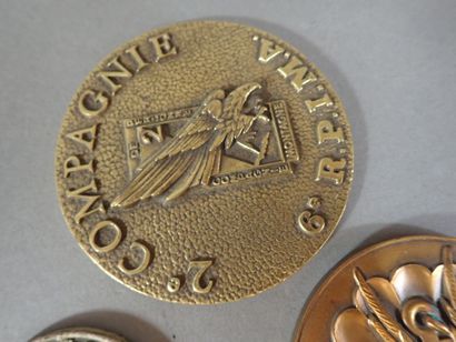 3 médailles de table en bronze, sur les troupes...