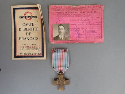 Lot : Carte d’identité de Français, époque...