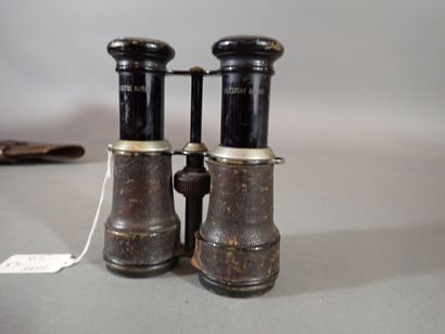 Lot: Paire de jumelles Chevallier «Chasseurs...