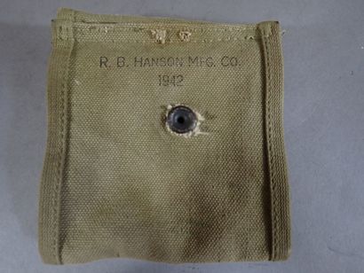 Deux pochettes porte-chargeurs Lee Enfield...