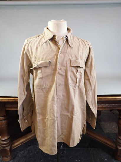 Chemise en coton kaki à deux poches de poitrine,...