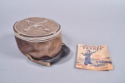 Képi de capitaine du Génie. Drap fortement...