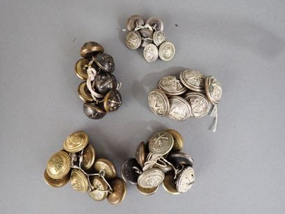 Lot de boutons militaires dont infanterie,...