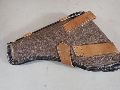Etui règlementaire pour revolver Nagant Modèle...