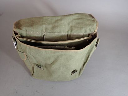 Lot TAP : musette TTA modèle 51 à l’état...