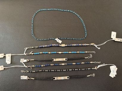 LOTUS - Lot de 6 bracelets en acier, pierres...
