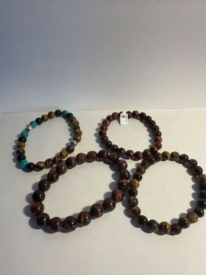 Lot de 4 bracelets en perles d’œil de tigre....
