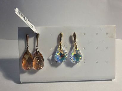 SPARK - deux paires de boucles d’oreilles...