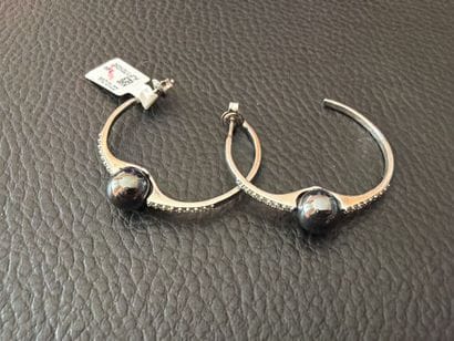 JOURDAN - paire de boucles d’oreilles en...