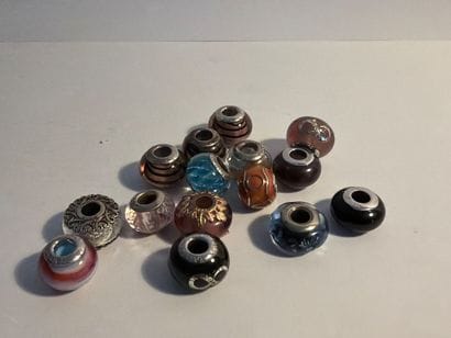 Lot de 15 perles de bracelet en verre et...