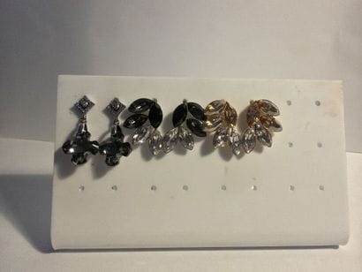 SPARK - trois paires de boucles d’oreilles...