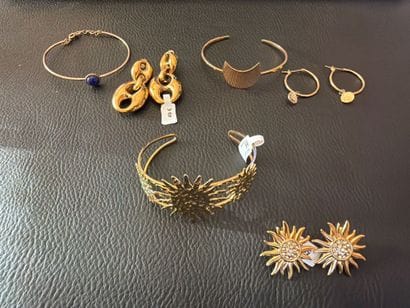 Lot de 3 bracelets et 3 paires de boucles...