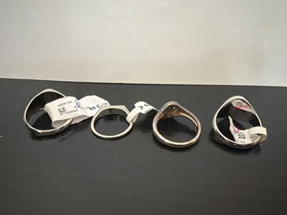 Lot de 4 chevalières en argent 925‰, certaines...