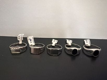 Lot de 5 chevalières en argent 925‰, certaines...