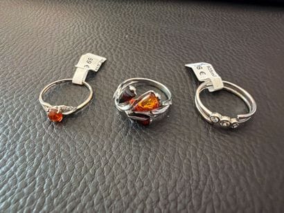 Lot de 3 bagues en argent 925‰, pierres d’imitation...