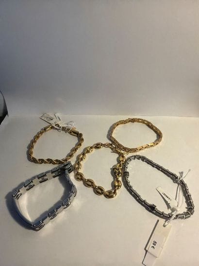 LOTUS - Lot de 5 bracelets en acier et métal...