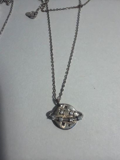 LOTUS - Lot de trois chaînes en argent 925‰,...