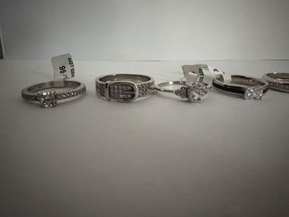 Lot de 8 bagues en argent 925‰, serties de...