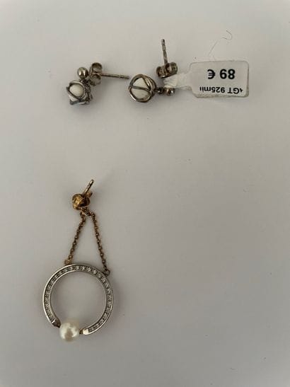 JOURDAN - Paire de boucles d’oreilles en...