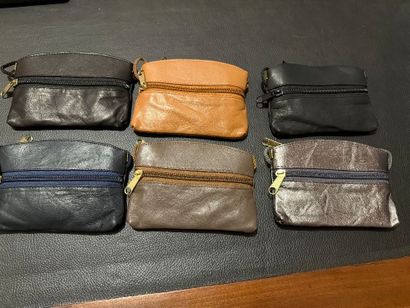 Lot de 6 porte-monnaies en cuir synthétique....