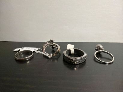 Lot de 4 bagues en argent 925‰ comprenant...