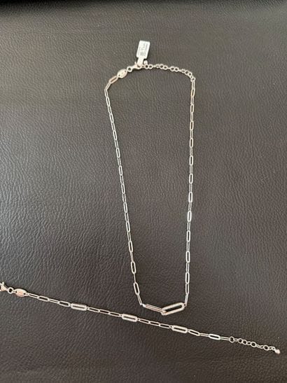 CHARLES GARNIER - Lot de bijoux en argent...