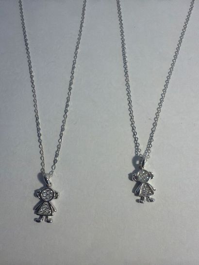 LOTUS - Lot de trois chaînes en argent 925‰...
