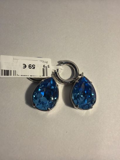 SPARK - trois paires de boucles d’oreilles...