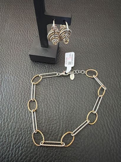 JOURDAN - Bracelet et paire de boucles d’oreilles...