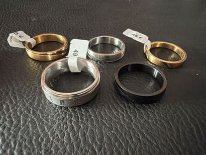 PHEBUS - Lot de 8 bagues, tailles et modèles...