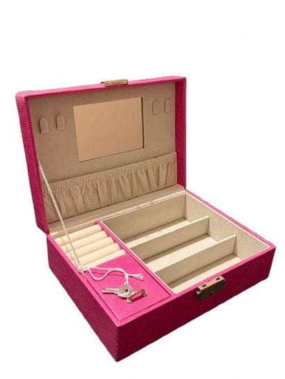 Boîte à bijoux gainée de cuir synthétique...