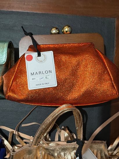 MARLON - Lot de 4 sacs à main colorés. État...
