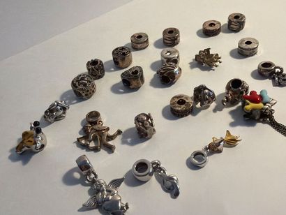 CHARMS - Lot de 23 perles pour bracelet en...