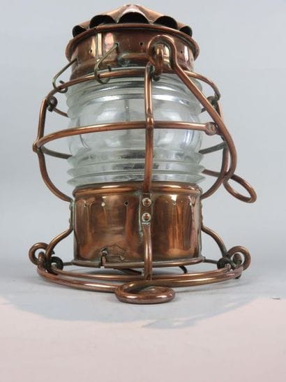 Fanal de tête de mât en cuivre et laiton....