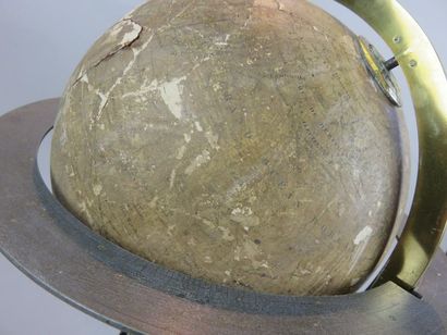 Globe terrestre. Table d'horizon, cercle...