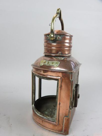 Fanal en cuivre et laiton. Modèle à cheminée....