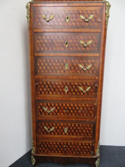 Secrétaire de dame à marqueterie de cubes...