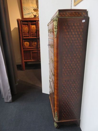 Secrétaire de dame à marqueterie de cubes...