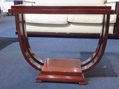 Table basse en placage de ronce de noyer...