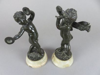 D'après CLODION Paire de putti musiciens...