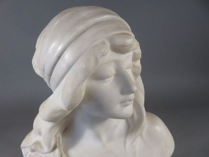 Ada CIPRIANI, né en 1904 Femme en buste Sculpture...