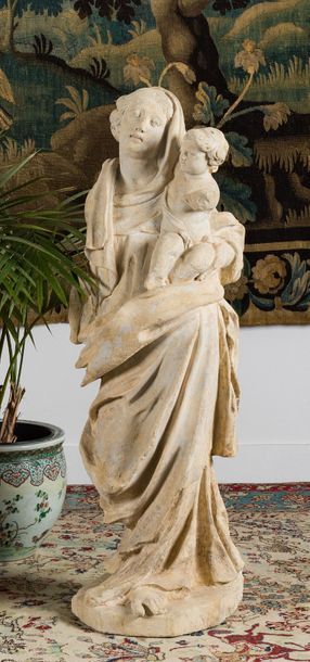 Vierge à l’Enfant en pierre, vêtue d’une...