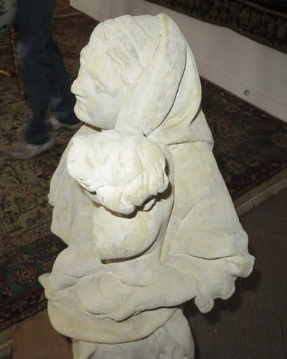 Vierge à l’Enfant en pierre, vêtue d’une...